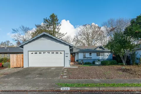 822 Jack London Dr, Santa Rosa, CA 95409