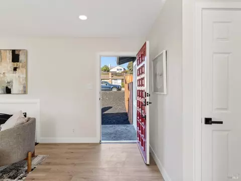 Entry Way - 138 Dieninger St, Vallejo, CA 94589 photo 1 of 1