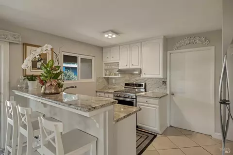 1266 Mission Dr, Sonoma, CA 95476