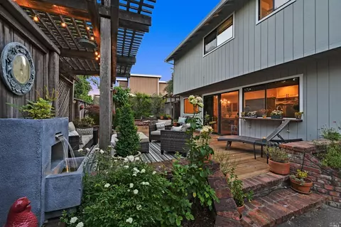117 Michele Cir, Novato, CA 94947