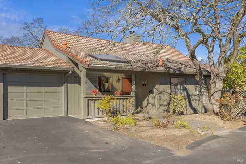 11 Oak Forest Ln, Santa Rosa, CA 95409