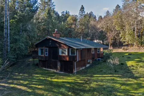 681 Branscomb Rd, Laytonville, CA 95454