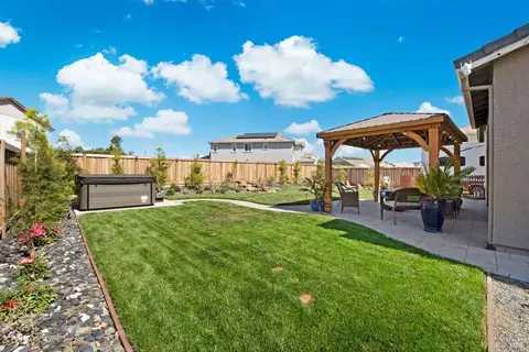 Exterior - 1532 Base Ct, Dixon, CA 95620 photo 10 of 22