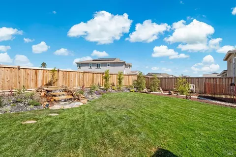 Exterior - 1532 Base Ct, Dixon, CA 95620 photo 17 of 22