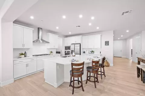 Kitchen - 1532 Base Ct, Dixon, CA 95620 photo 2 of 12