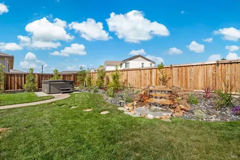 Exterior - 1532 Base Ct, Dixon, CA 95620 photo 18 of 22