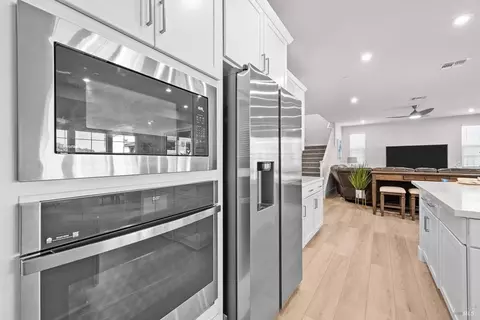 Kitchen - 1532 Base Ct, Dixon, CA 95620 photo 10 of 12