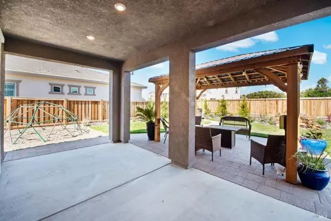 Exterior - 1532 Base Ct, Dixon, CA 95620 photo 12 of 22