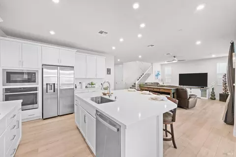 Kitchen - 1532 Base Ct, Dixon, CA 95620 photo 8 of 12