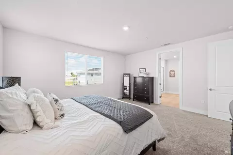 Bedroom - 1532 Base Ct, Dixon, CA 95620 photo 4 of 7