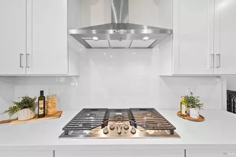 Kitchen - 1532 Base Ct, Dixon, CA 95620 photo 5 of 12