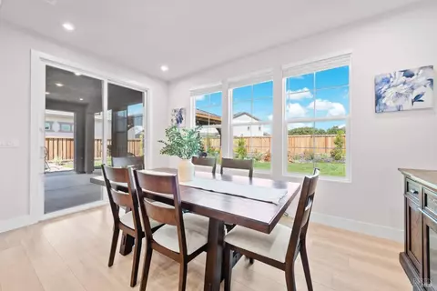 Dining - 1532 Base Ct, Dixon, CA 95620 photo 2 of 3