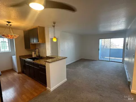 Living - 237 Lighthouse Dr, Vallejo, CA 94590 photo 3 of 3