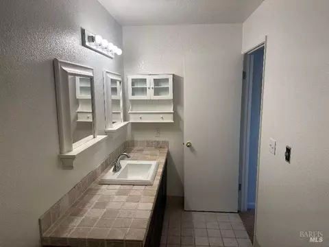 Bath - 237 Lighthouse Dr, Vallejo, CA 94590 photo 2 of 4