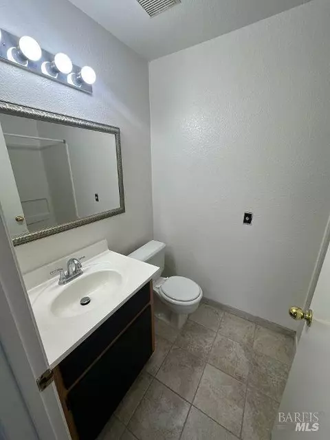 Bath - 237 Lighthouse Dr, Vallejo, CA 94590 photo 3 of 4