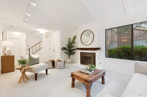 Living - 49 Flicker Dr, Novato, CA 94949 photo 5 of 6