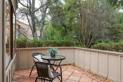 Exterior - 49 Flicker Dr, Novato, CA 94949 photo 5 of 6