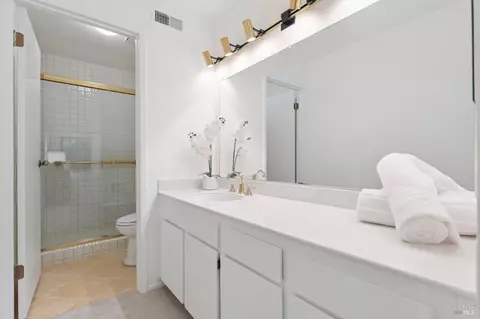 Bath - 49 Flicker Dr, Novato, CA 94949 photo 3 of 6