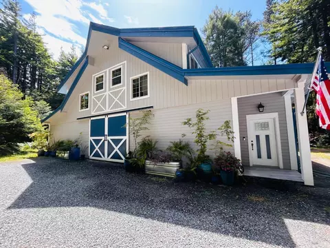19400 Dorffi Rd, Fort Bragg, CA 95437