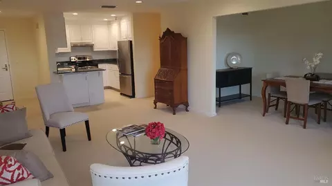 100 Thorndale Dr #327, San Rafael, CA 94903