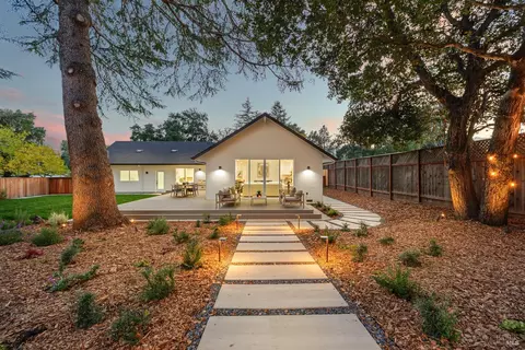 2242 Vineyard Rd, Novato, CA 94947