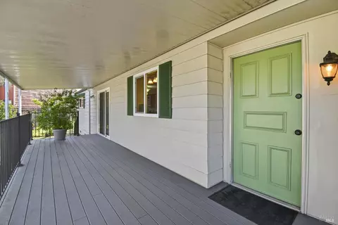 34 Maywood Dr, Santa Rosa, CA 95409