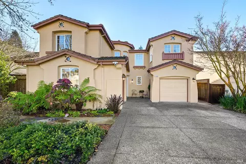 1348 Birdie Dr, Windsor, CA 95492
