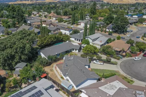 View/Area - 751 Hillcrest Ct, Fairfield, CA 94533 photo 7 of 9