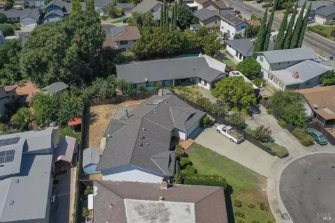 View/Area - 751 Hillcrest Ct, Fairfield, CA 94533 photo 8 of 9