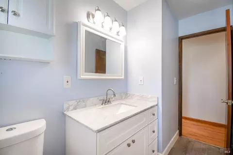 Bath - 751 Hillcrest Ct, Fairfield, CA 94533 photo 2 of 3