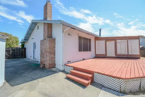 Exterior - 751 Hillcrest Ct, Fairfield, CA 94533 photo 6 of 8