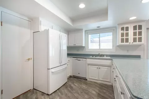 Kitchen - 751 Hillcrest Ct, Fairfield, CA 94533 photo 3 of 6