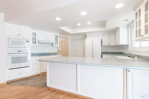 Kitchen - 751 Hillcrest Ct, Fairfield, CA 94533 photo 4 of 6
