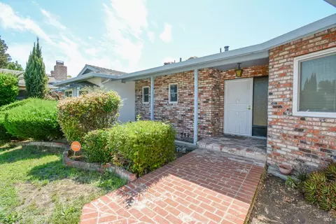 Exterior - 751 Hillcrest Ct, Fairfield, CA 94533 photo 1 of 8