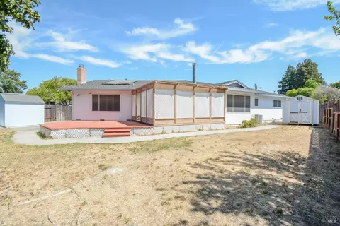 Exterior - 751 Hillcrest Ct, Fairfield, CA 94533 photo 8 of 8