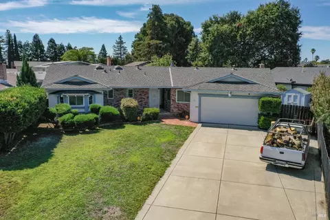 View/Area - 751 Hillcrest Ct, Fairfield, CA 94533 photo 2 of 9