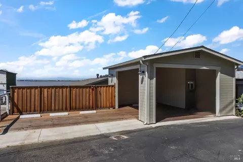 Exterior - 9 Sandy Beach Rd, Vallejo, CA 94590 photo 2 of 8