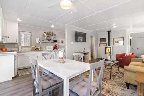 Dining - 9 Sandy Beach Rd, Vallejo, CA 94590 photo 2 of 3