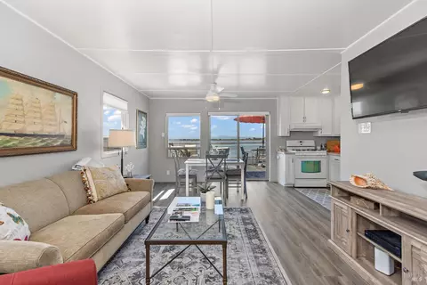 Living - 9 Sandy Beach Rd, Vallejo, CA 94590 photo 3 of 4