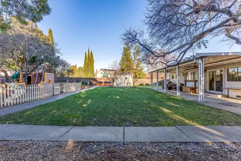 Exterior - 1125 Merrill Ct, Dixon, CA 95620 photo 13 of 24