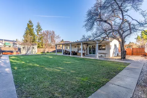 Exterior - 1125 Merrill Ct, Dixon, CA 95620 photo 8 of 24