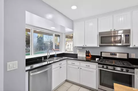 Kitchen - 1125 Merrill Ct, Dixon, CA 95620 photo 8 of 8