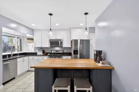 Kitchen - 1125 Merrill Ct, Dixon, CA 95620 photo 3 of 8