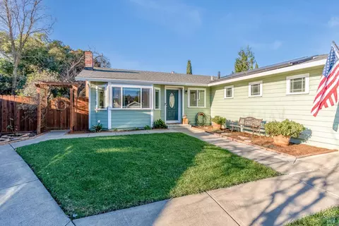 Exterior - 1125 Merrill Ct, Dixon, CA 95620 photo 4 of 24
