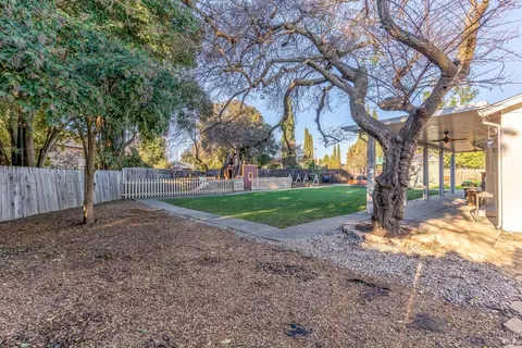 Exterior - 1125 Merrill Ct, Dixon, CA 95620 photo 15 of 24