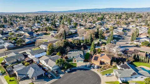 View/Area - 1125 Merrill Ct, Dixon, CA 95620 photo 6 of 9