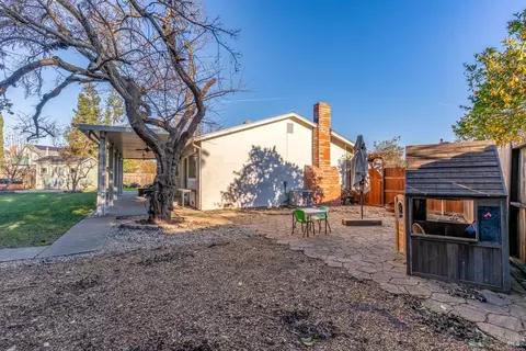 Exterior - 1125 Merrill Ct, Dixon, CA 95620 photo 16 of 24