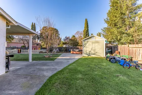 Exterior - 1125 Merrill Ct, Dixon, CA 95620 photo 17 of 24
