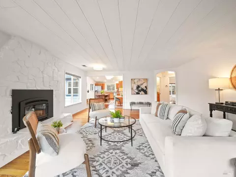 16 Cherry Hill Ln, Novato, CA 94945