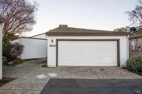 1310 Hawthorne Ct, Dixon, CA 95620